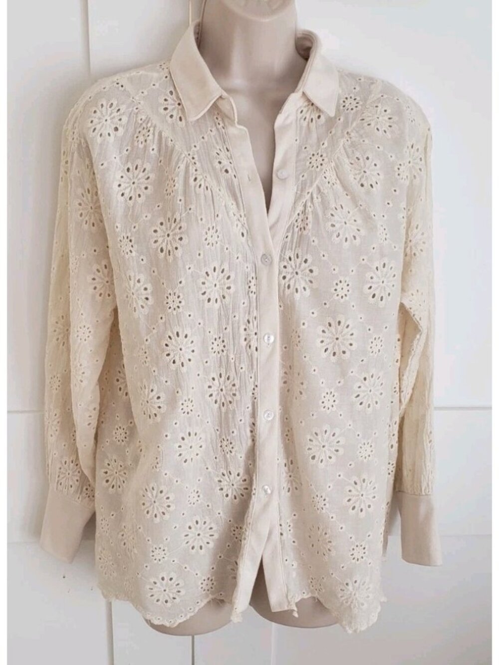 NY COLLECTION  IVORY EYELET BUTTON FRONT BLOUSE SHIRT LARGE - Picture 2 of 9